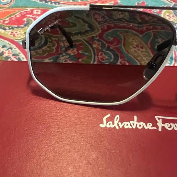 Salvatore Ferragamo sunglasses 303SL - Picture 9 of 10
